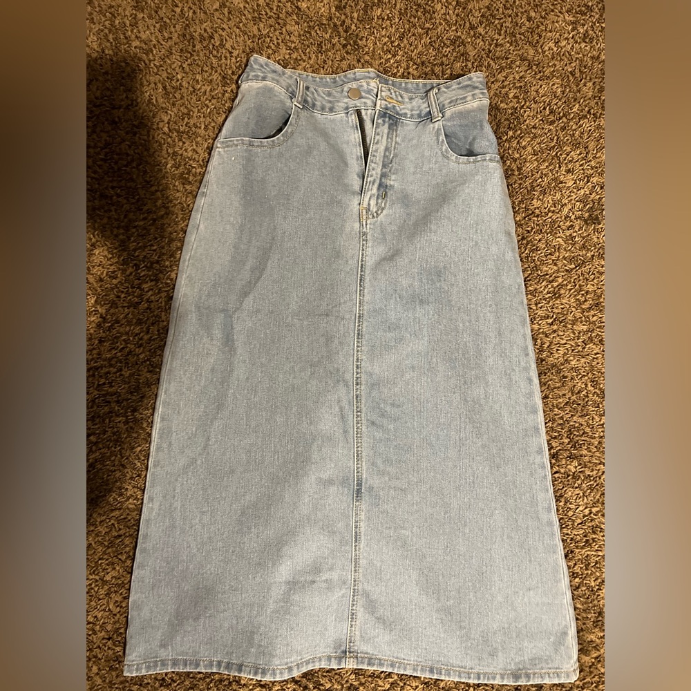BLUE JEAN SKIRT! Size 6